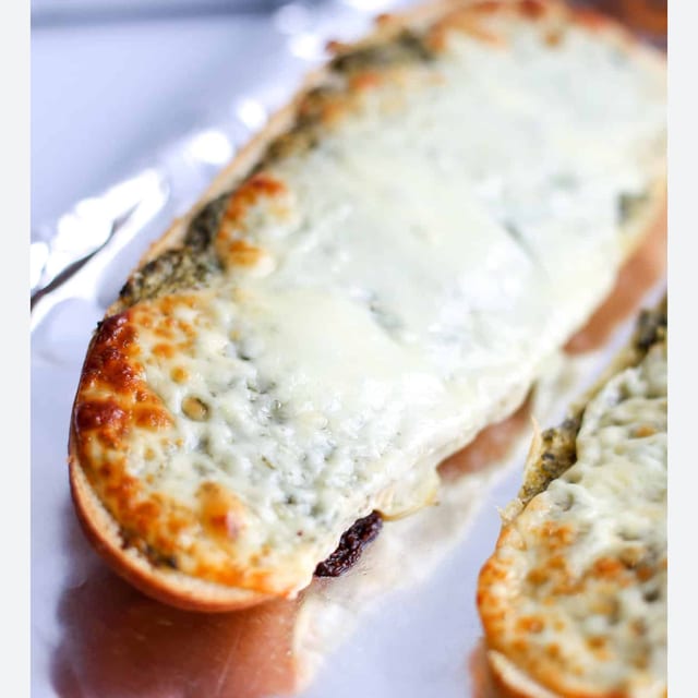 Pesto-alfredo cheese bread.
